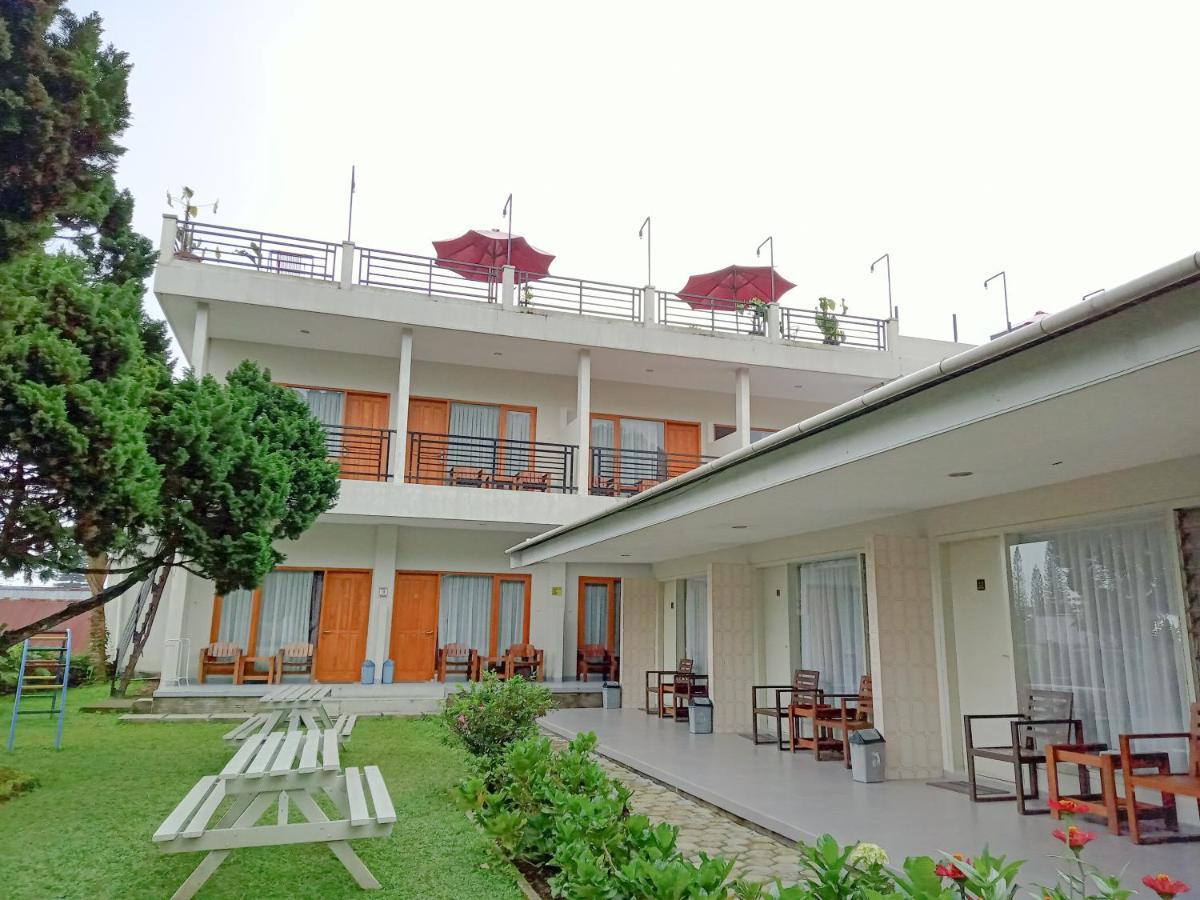 Hotel Pondok Asri Тавангмангу Экстерьер фото